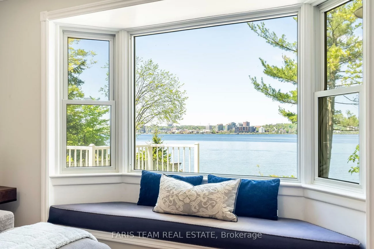10, White Oaks, South Shore, Barrie