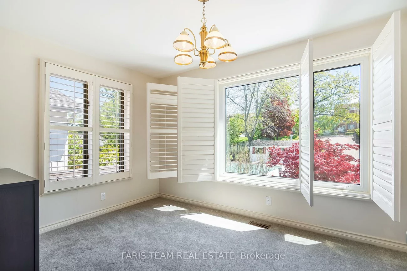 10, White Oaks, South Shore, Barrie