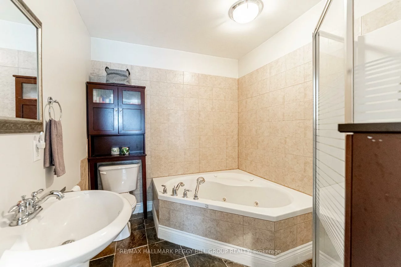 20, Ferris, Cundles East, Barrie