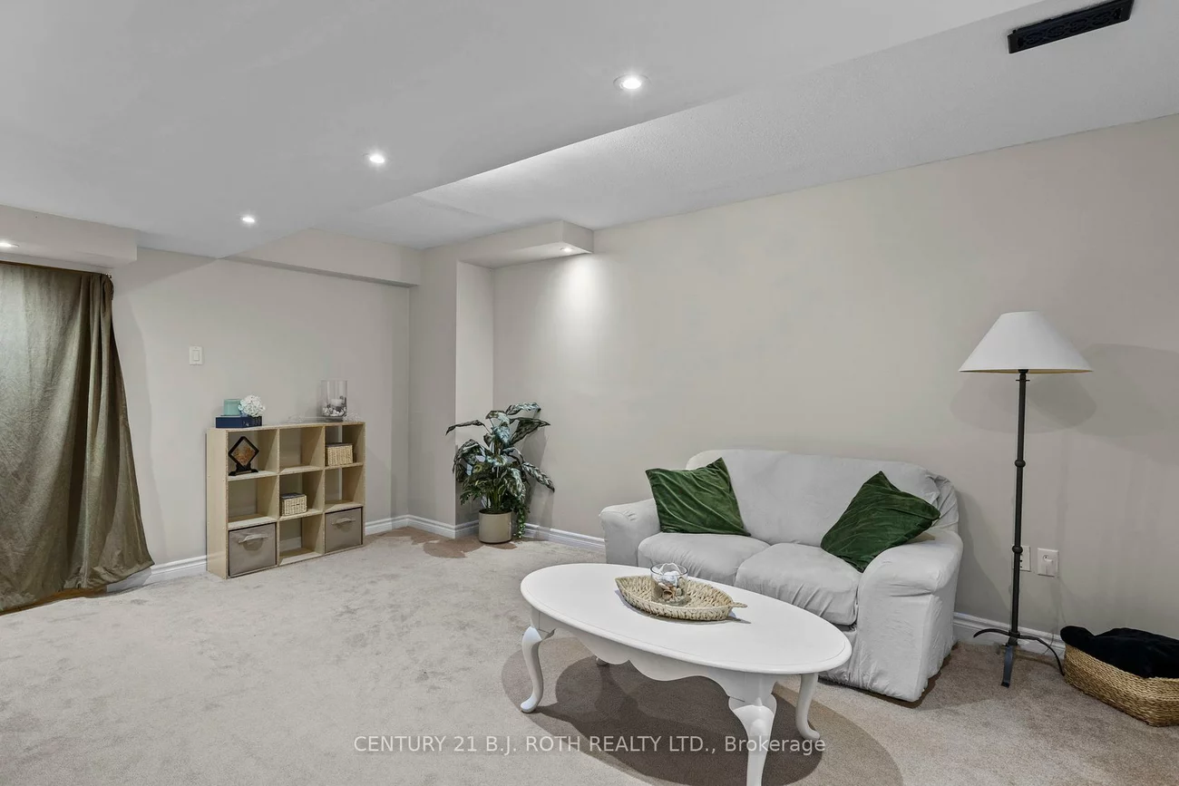 26, Villers, Edgehill Drive, Barrie