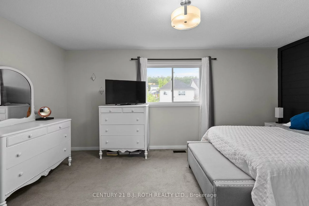 26, Villers, Edgehill Drive, Barrie