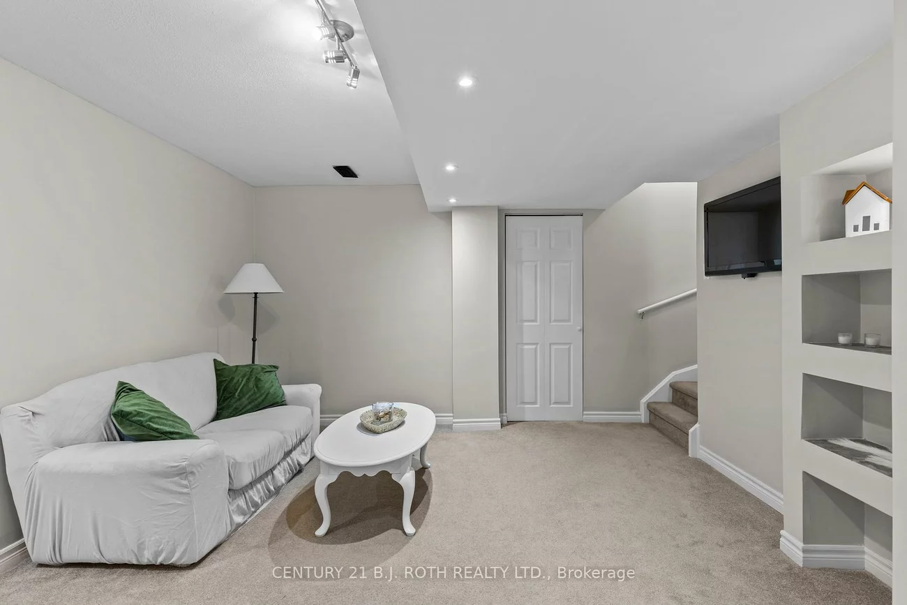 26, Villers, Edgehill Drive, Barrie