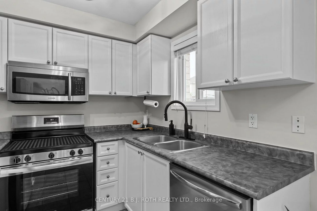 26, Villers, Edgehill Drive, Barrie
