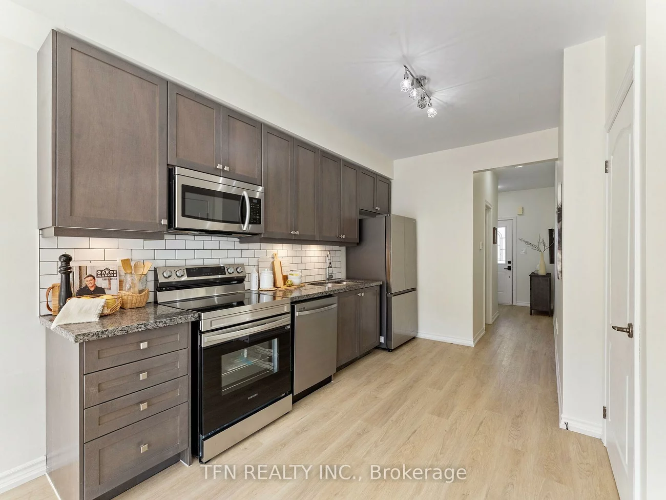 9, Cygnus, Ardagh, Barrie
