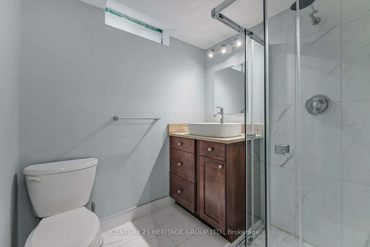 20, Frost, Letitia Heights, Barrie
