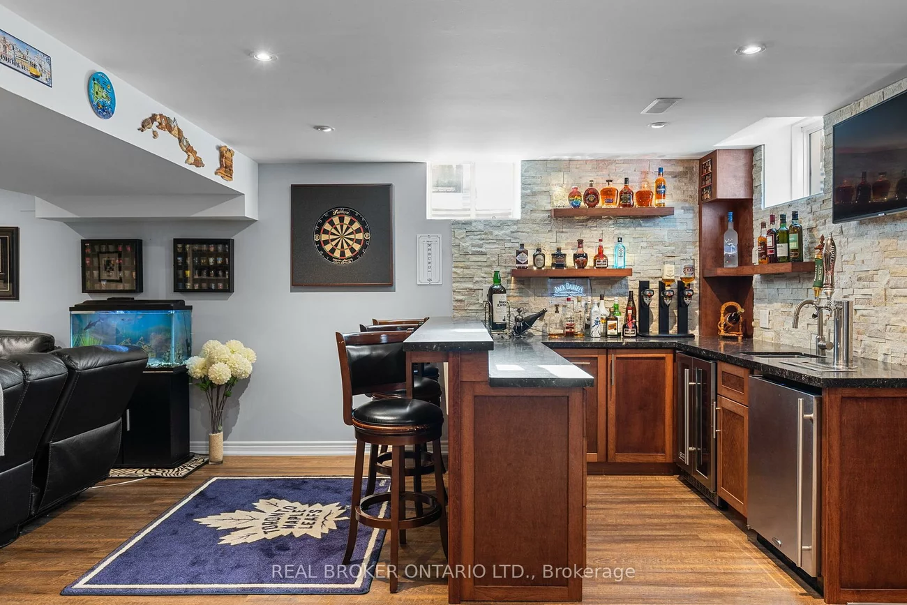 33, Royal Park, Bayshore, Barrie