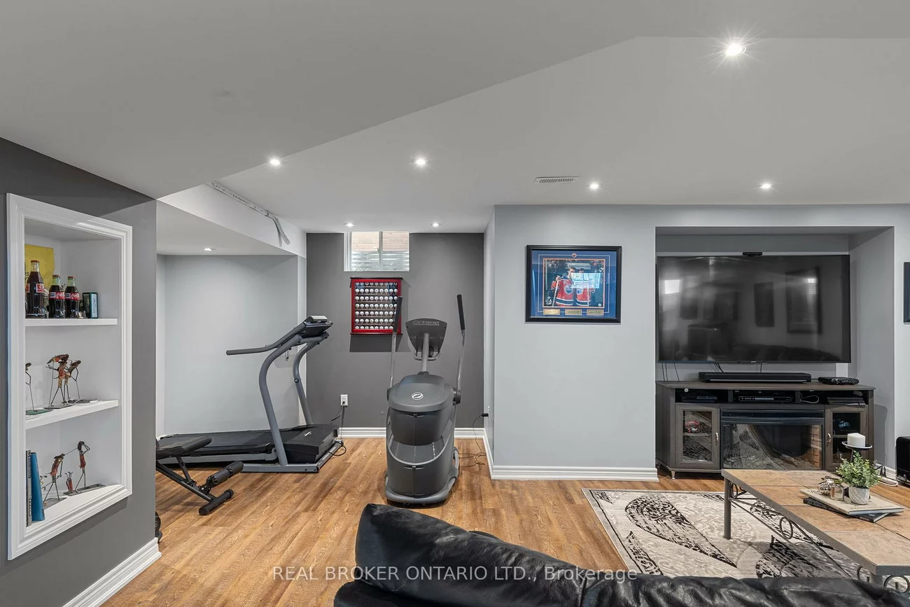 33, Royal Park, Bayshore, Barrie