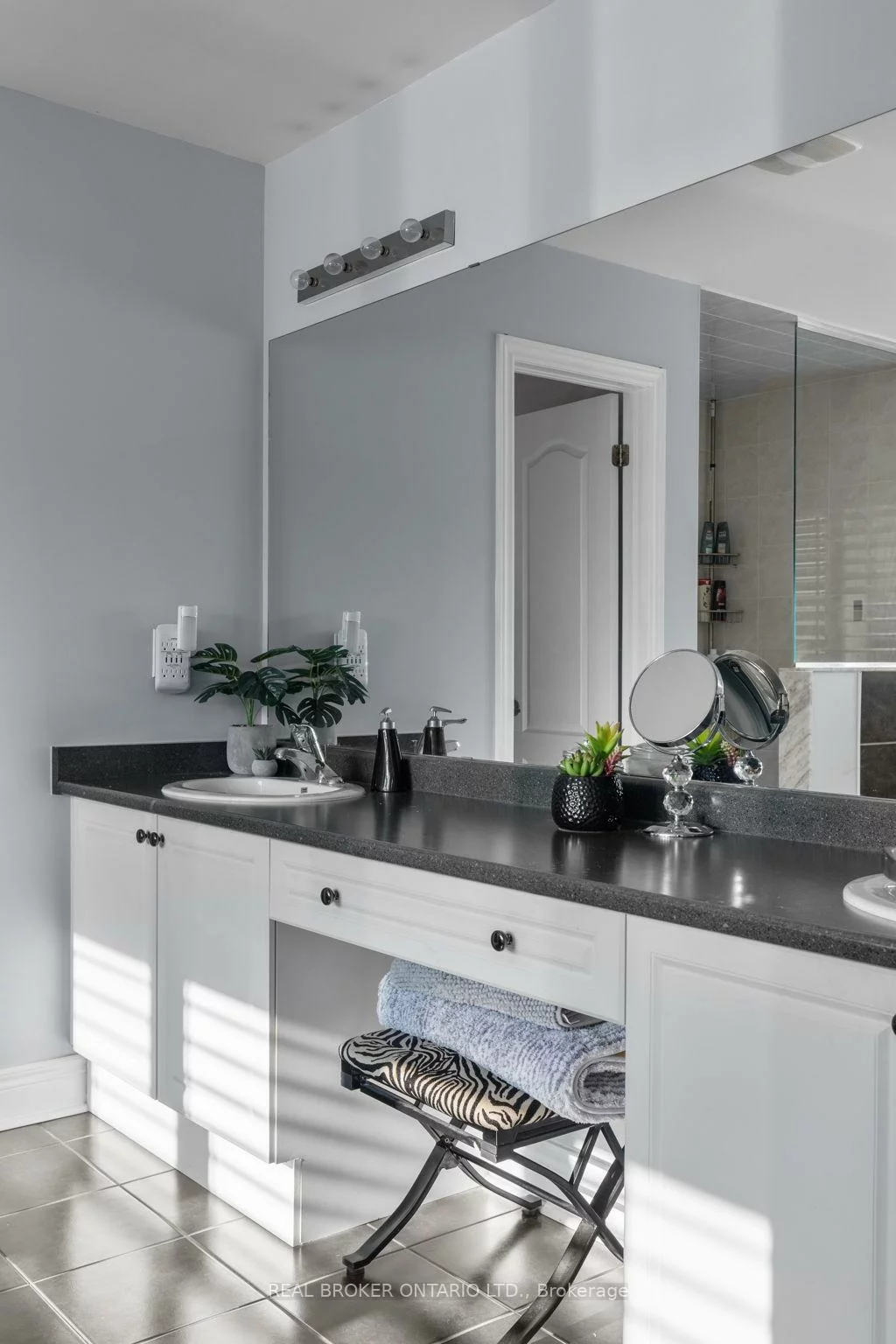 33, Royal Park, Bayshore, Barrie