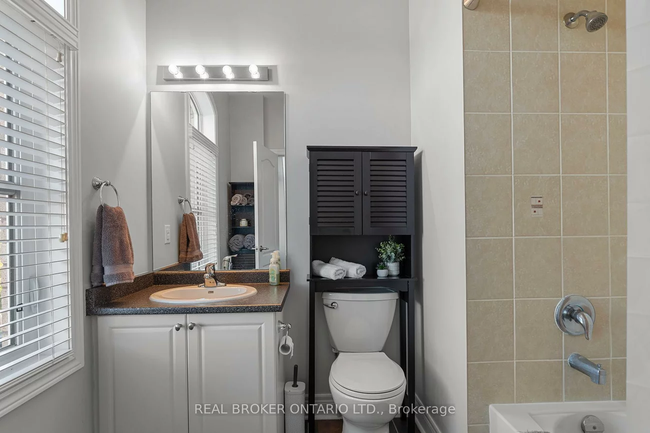 33, Royal Park, Bayshore, Barrie