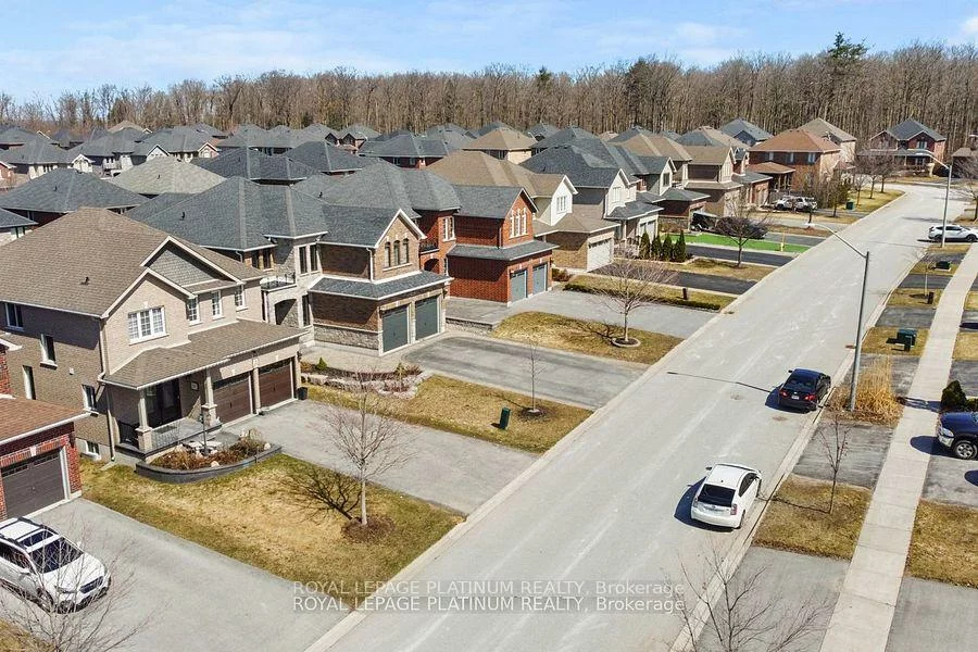 52, Jewel House, Innis-Shore, Barrie