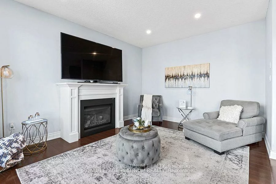 52, Jewel House, Innis-Shore, Barrie