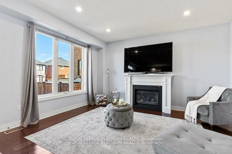 52, Jewel House, Innis-Shore, Barrie