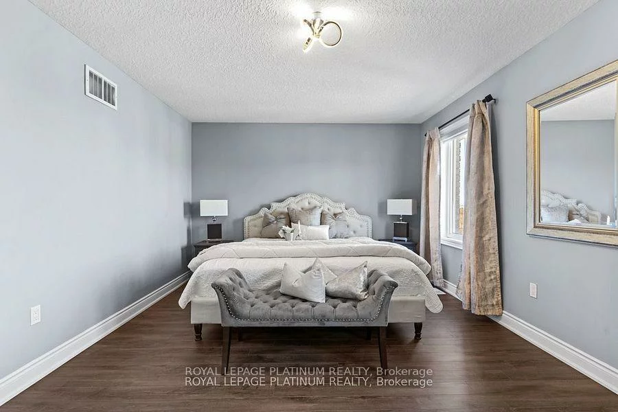 52, Jewel House, Innis-Shore, Barrie
