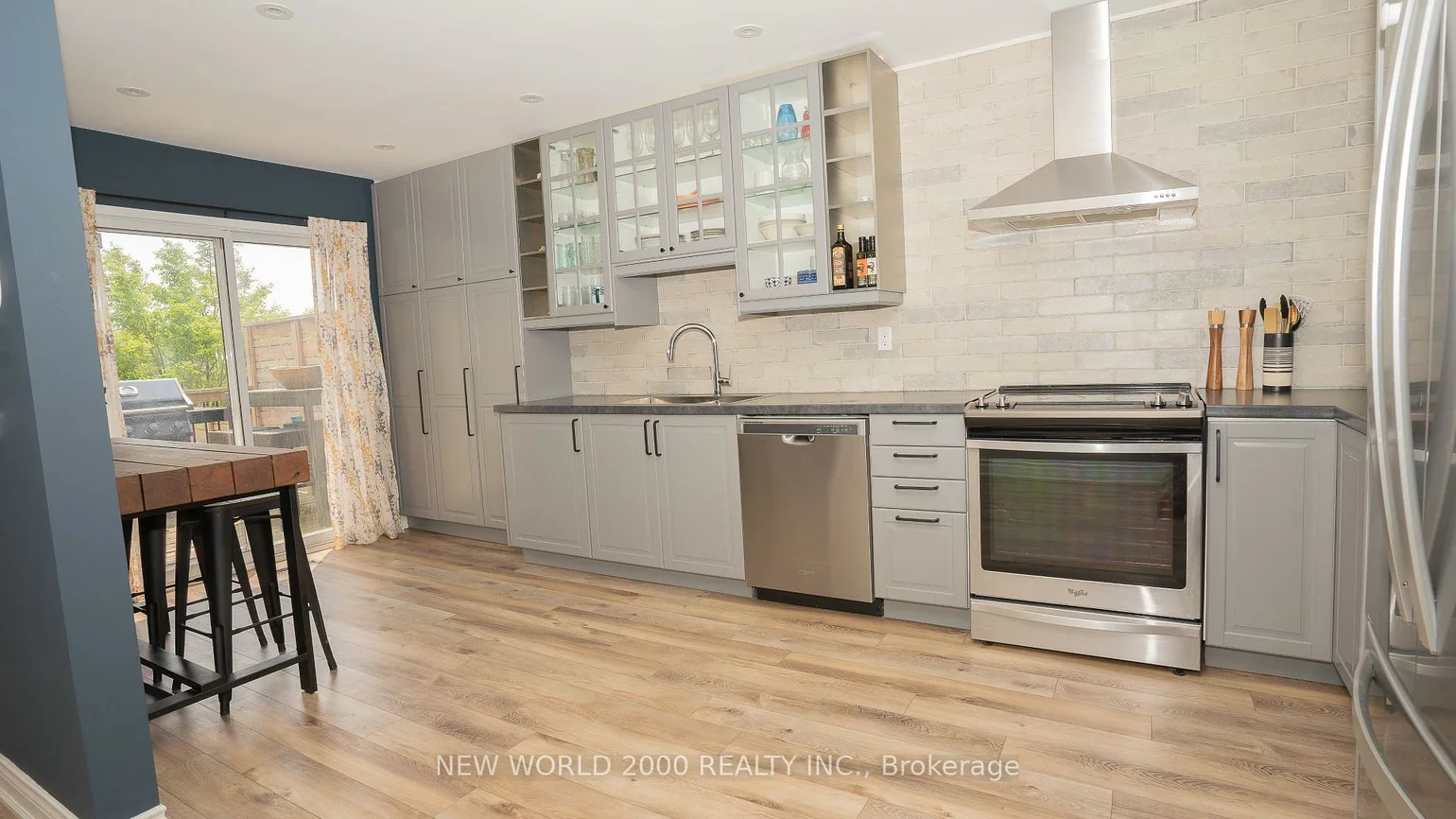3, Rundle, Holly, Barrie