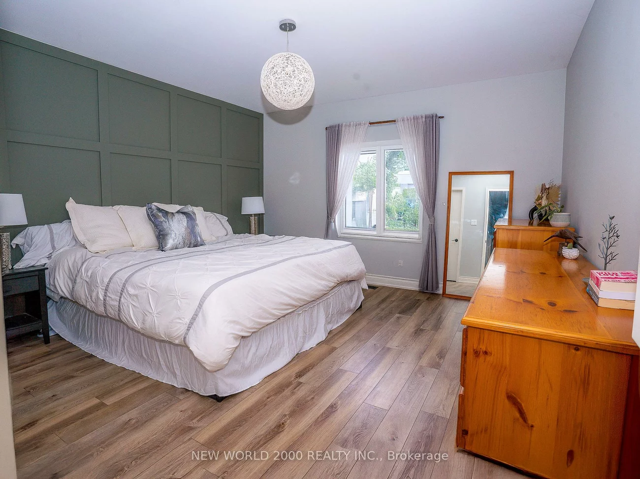 3, Rundle, Holly, Barrie