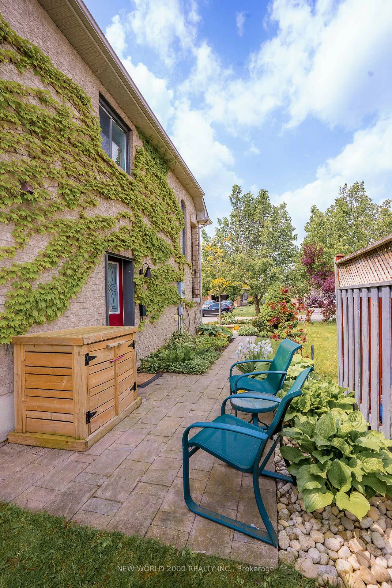 3, Rundle, Holly, Barrie