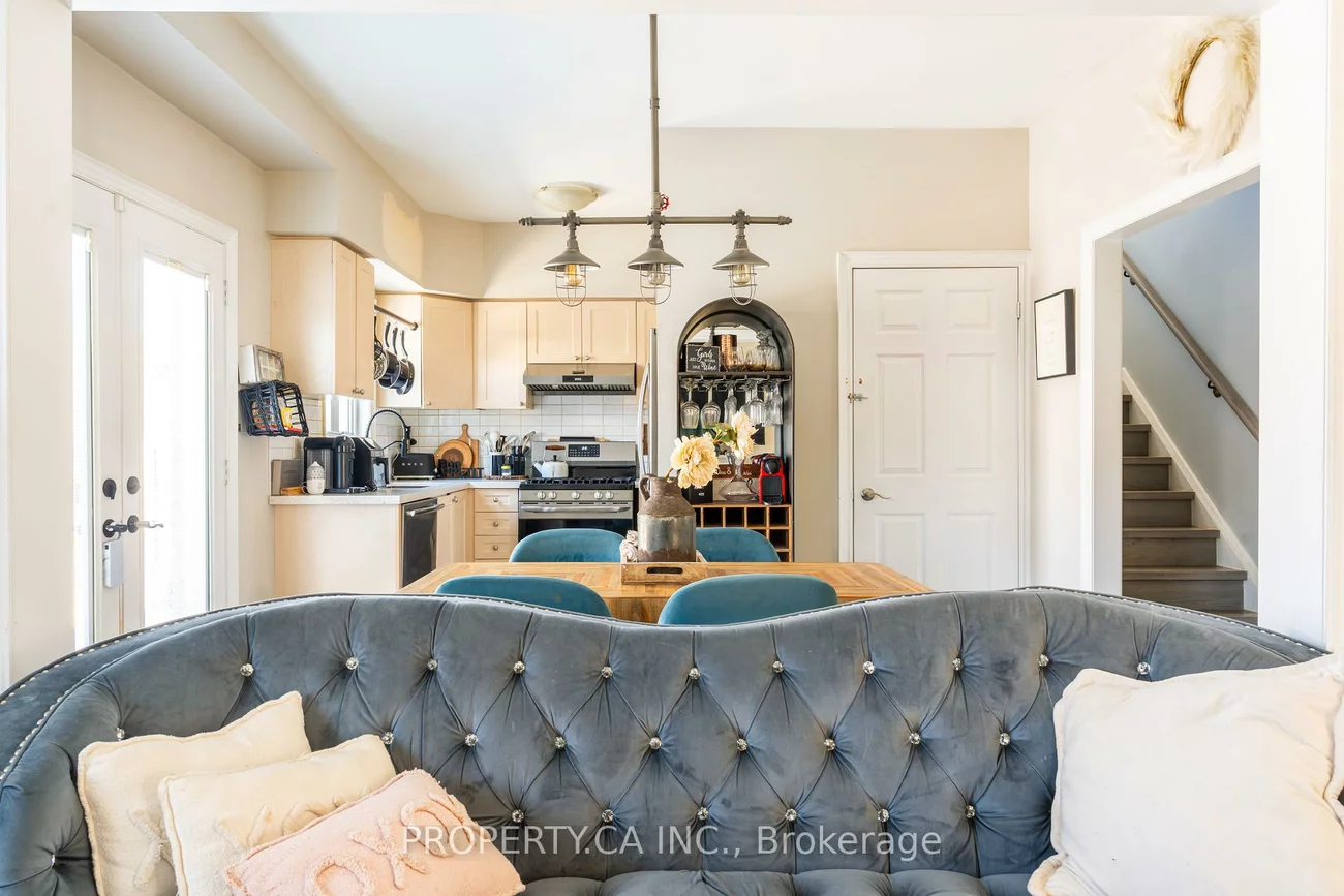 16, Connaught, Innis-Shore, Barrie