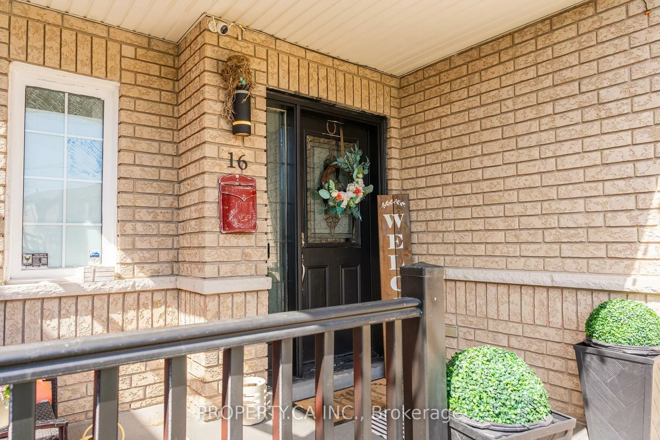 16, Connaught, Innis-Shore, Barrie