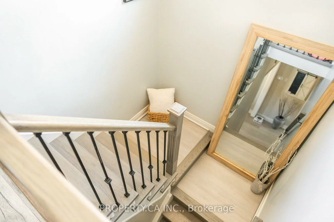 16, Connaught, Innis-Shore, Barrie