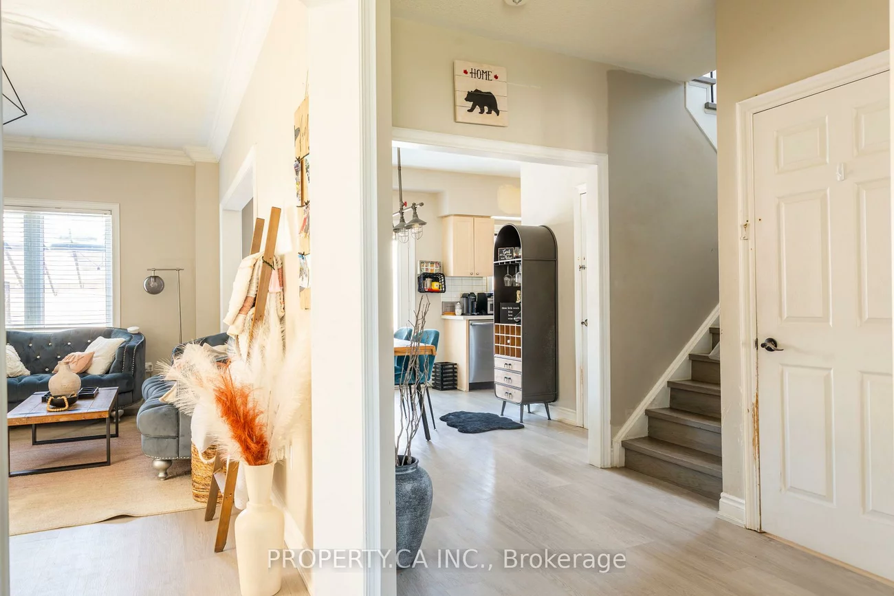 16, Connaught, Innis-Shore, Barrie