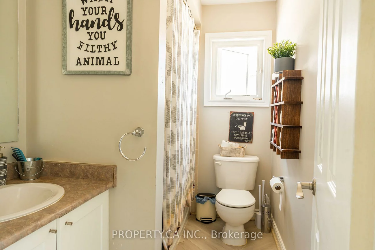 16, Connaught, Innis-Shore, Barrie