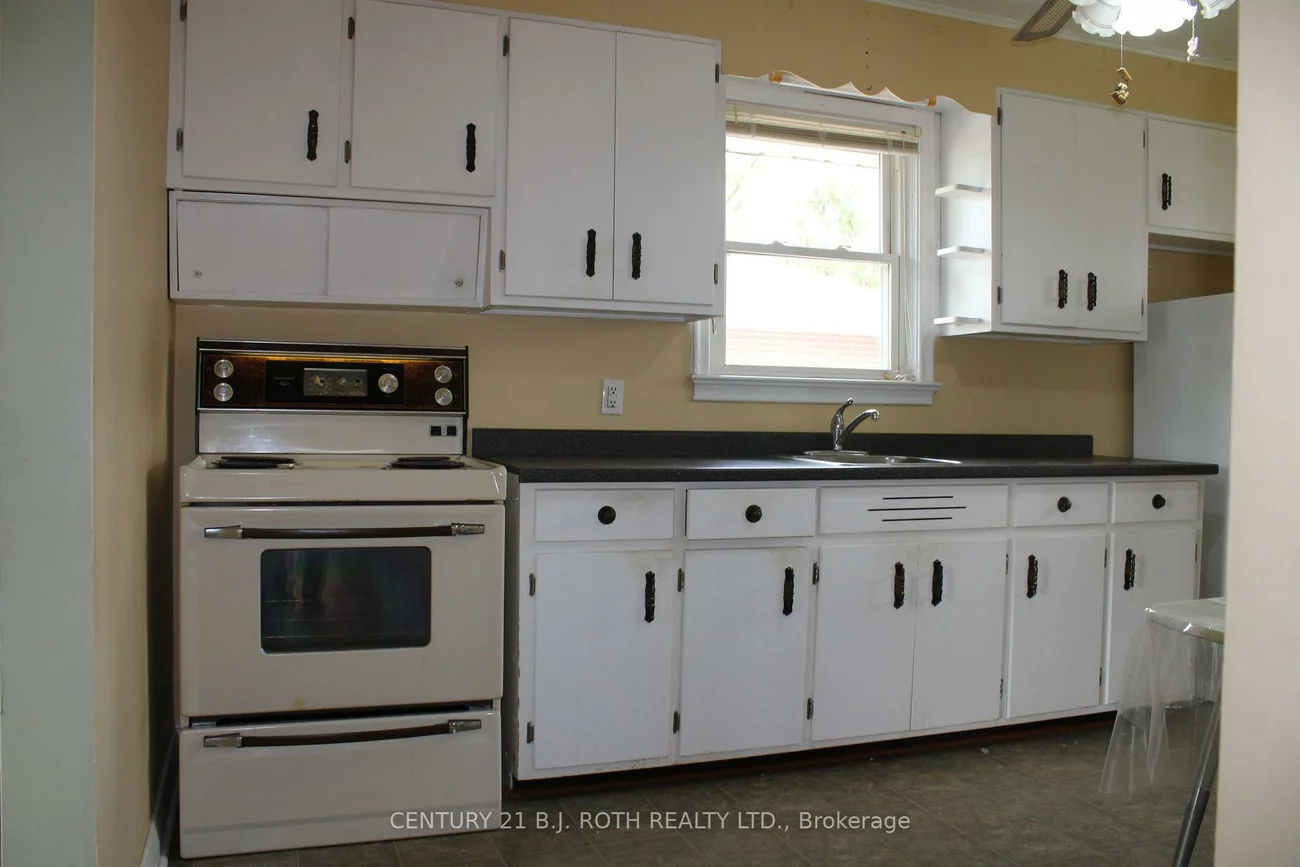 51, Davidson, Wellington, Barrie
