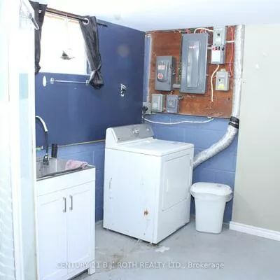 51, Davidson, Wellington, Barrie