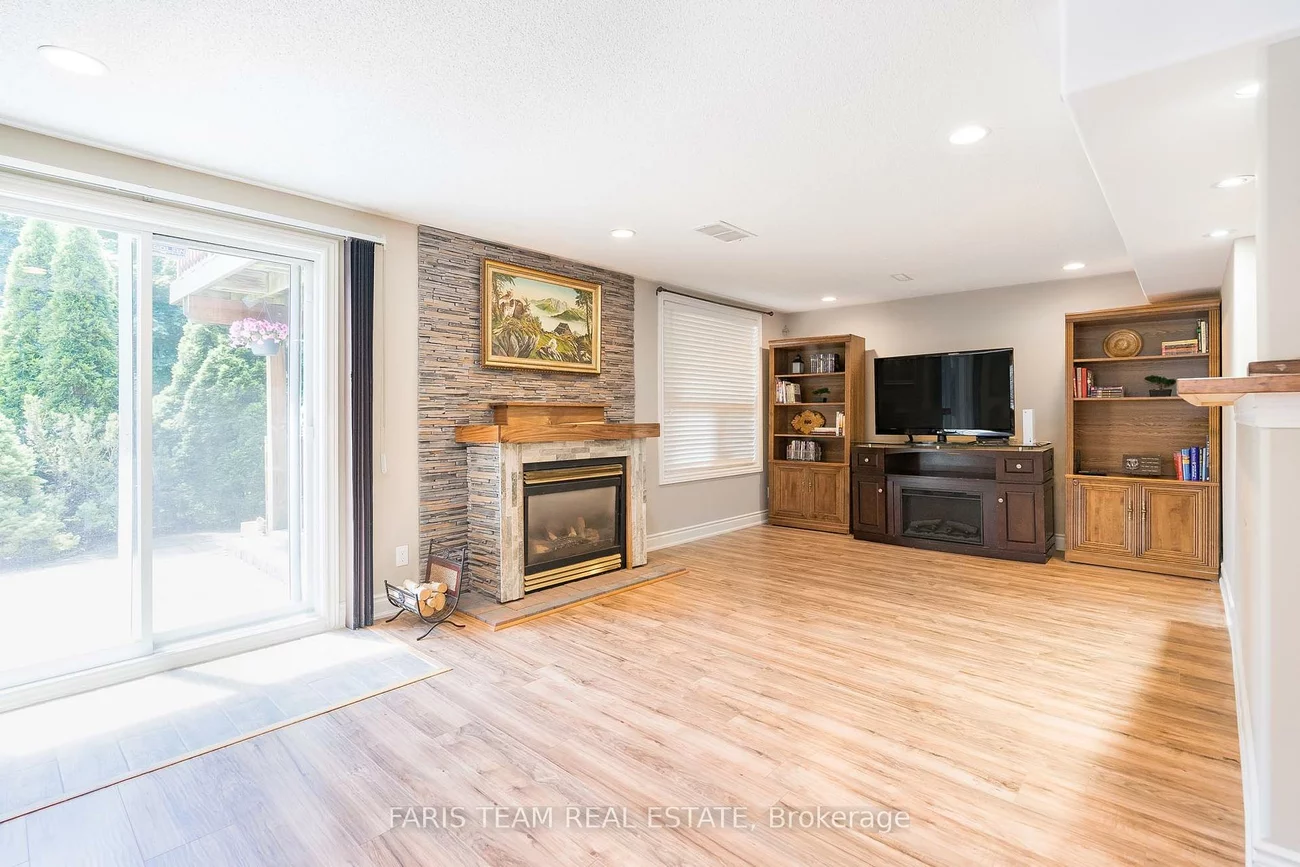46, Kell, Bayshore, Barrie