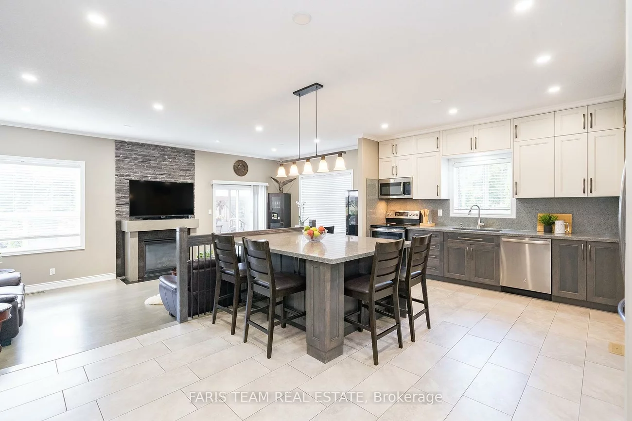 46, Kell, Bayshore, Barrie