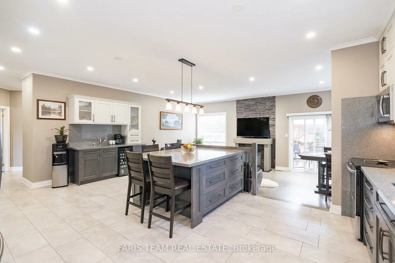 46, Kell, Bayshore, Barrie