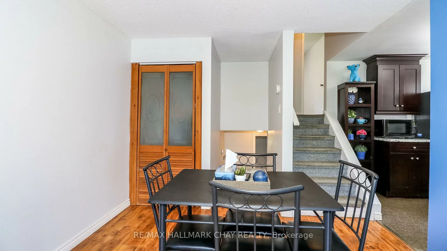 21, Scott, Letitia Heights, Barrie
