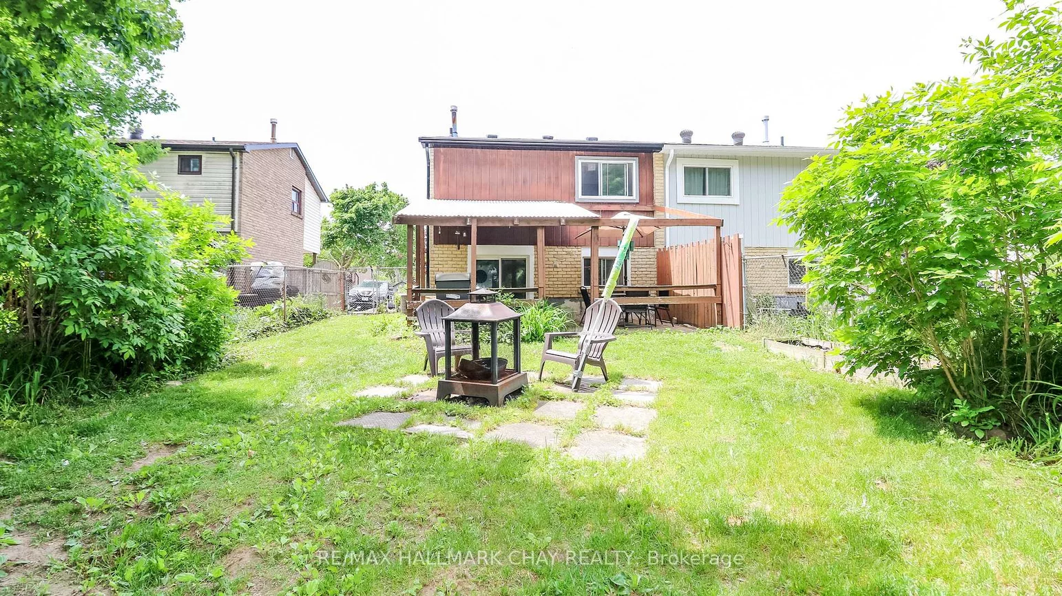21, Scott, Letitia Heights, Barrie