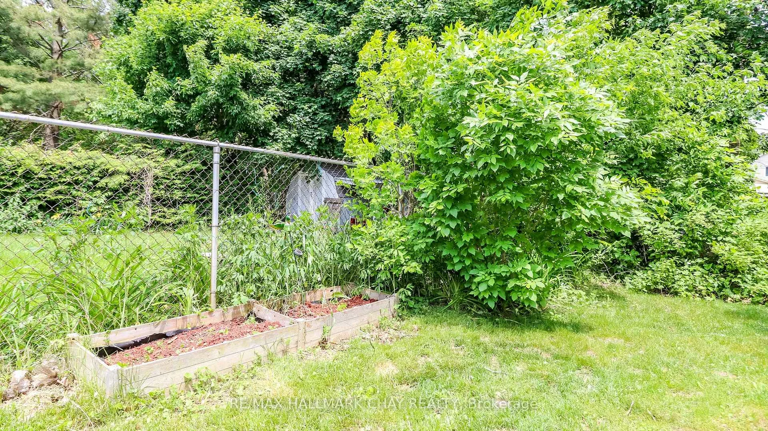 21, Scott, Letitia Heights, Barrie