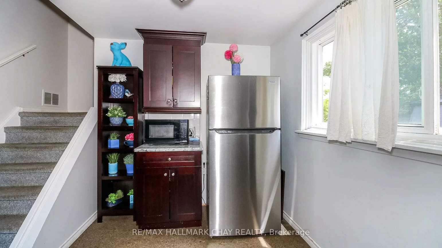 21, Scott, Letitia Heights, Barrie