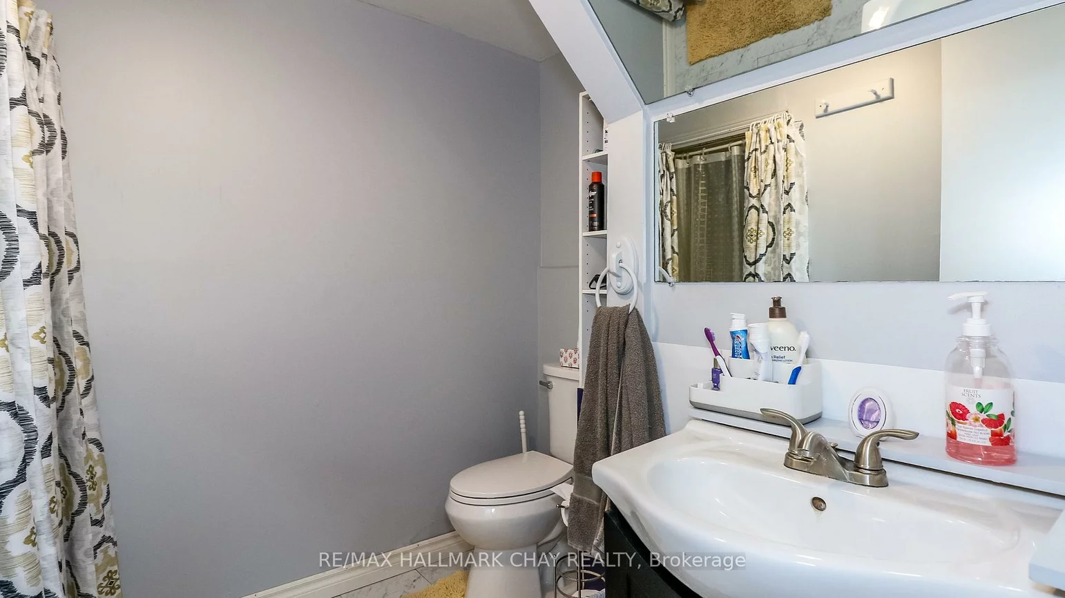21, Scott, Letitia Heights, Barrie
