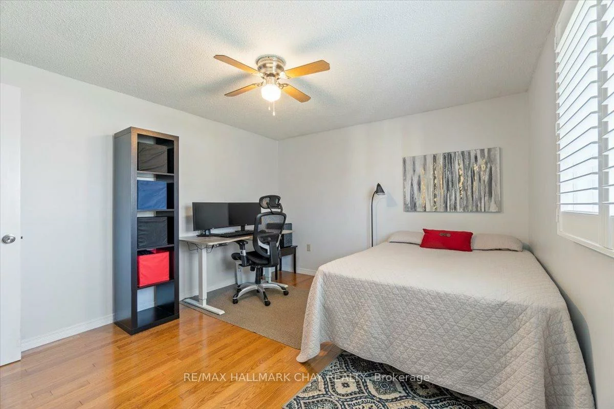 13, Ford, West Bayfield, Barrie