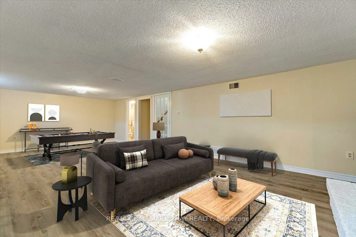 13, Ford, West Bayfield, Barrie