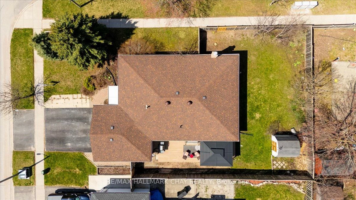 13, Ford, West Bayfield, Barrie
