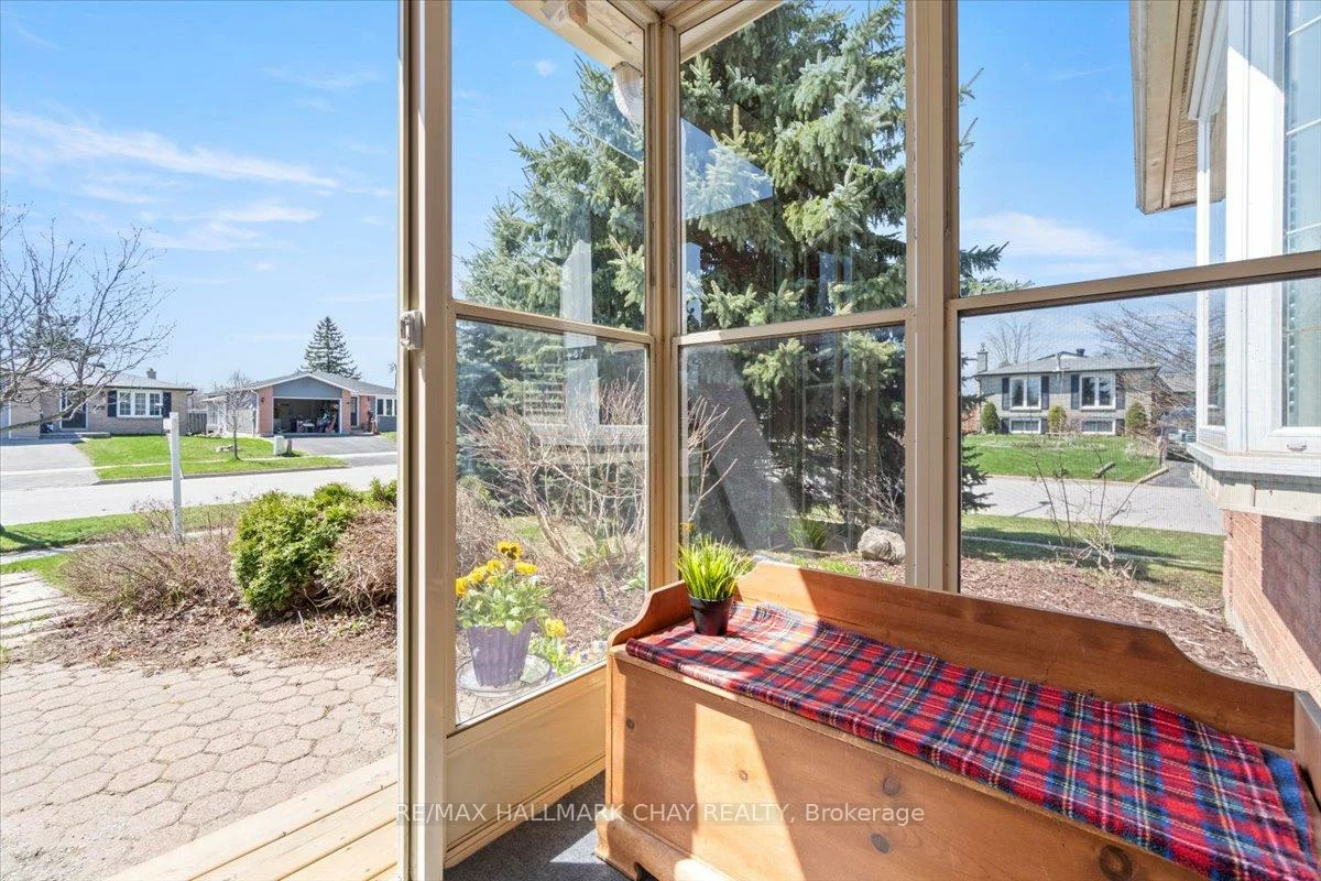13, Ford, West Bayfield, Barrie