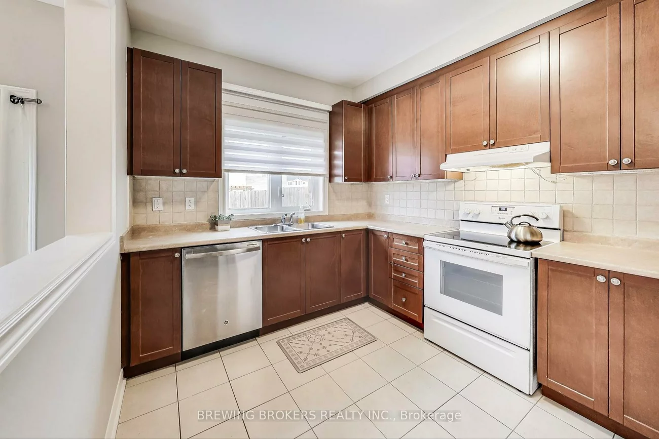 33, Pearcey, West Bayfield, Barrie