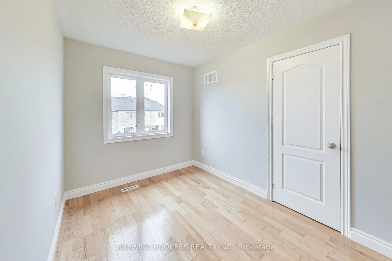 33, Pearcey, West Bayfield, Barrie