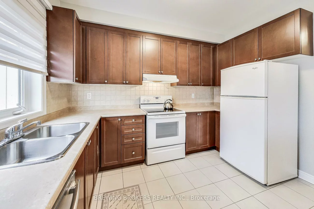 33, Pearcey, West Bayfield, Barrie