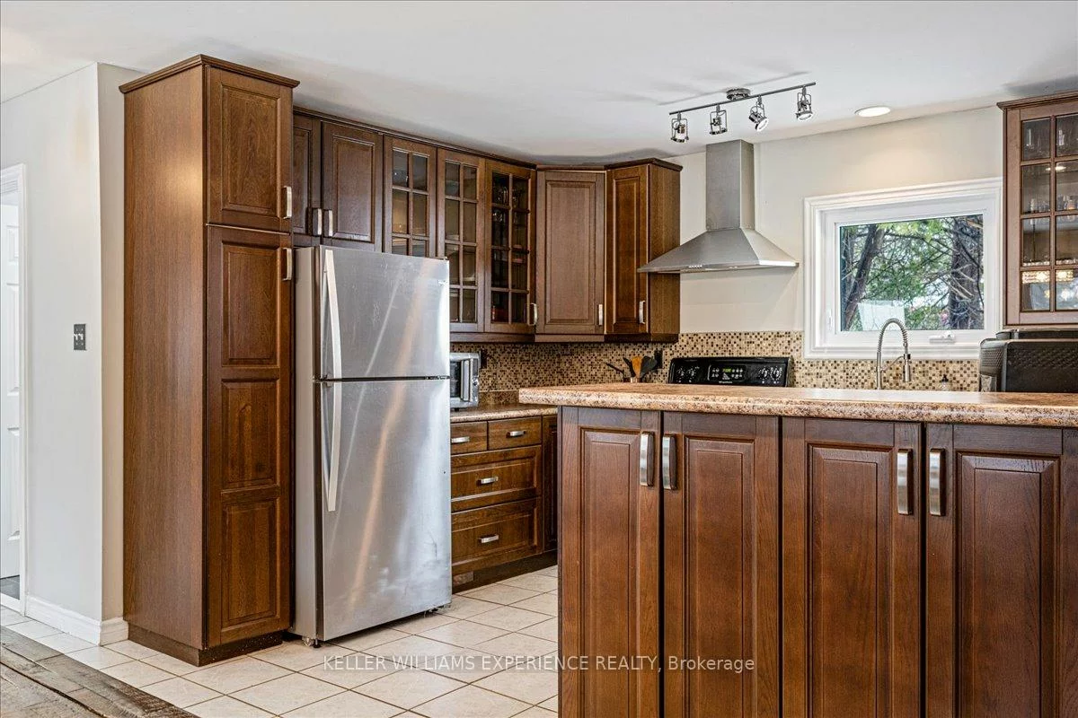 211, Foster, Painswick North, Barrie