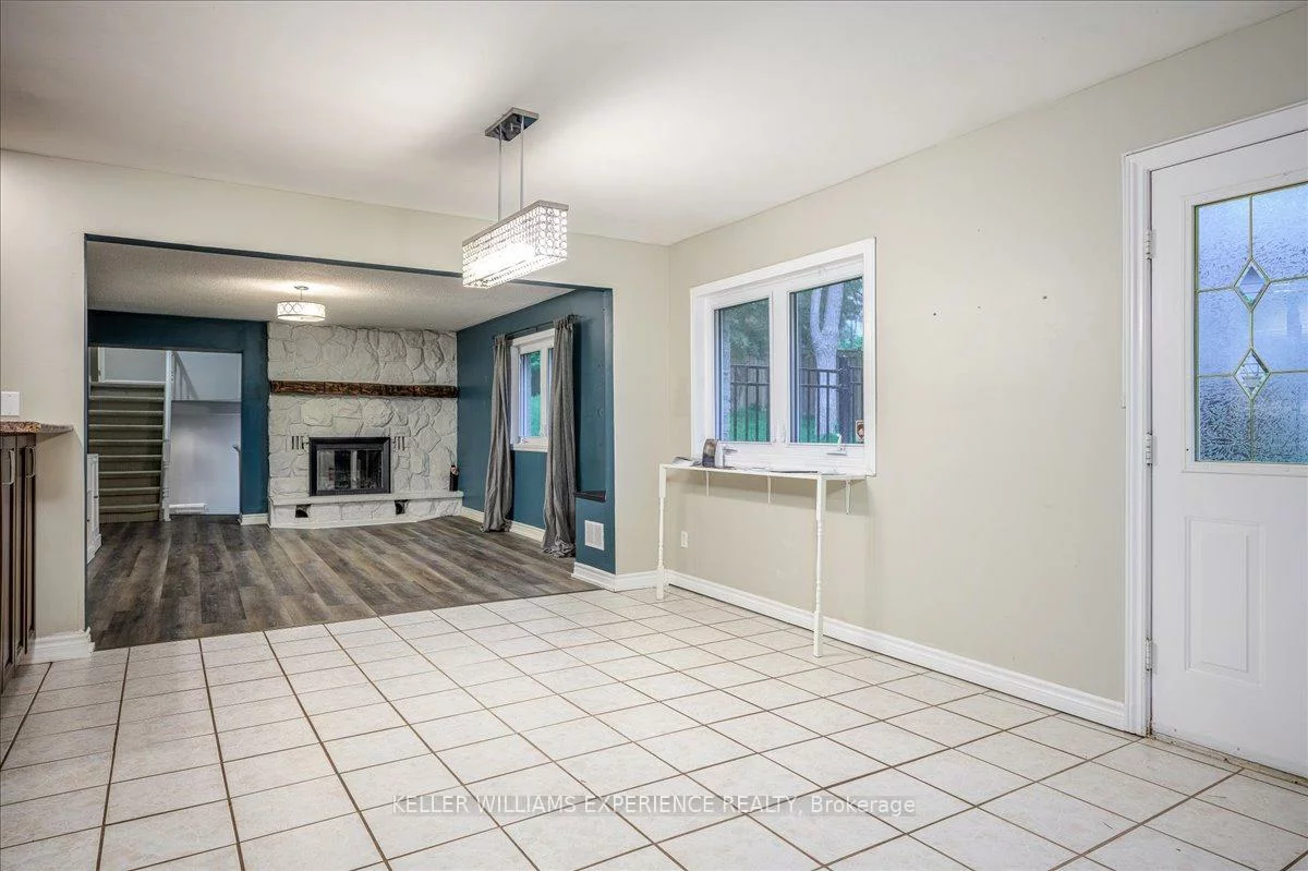 211, Foster, Painswick North, Barrie