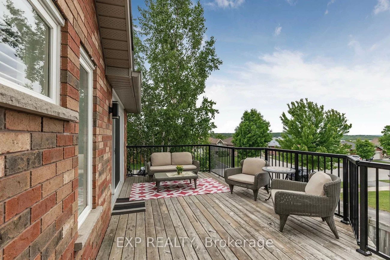 9, Pacific, Little Lake, Barrie
