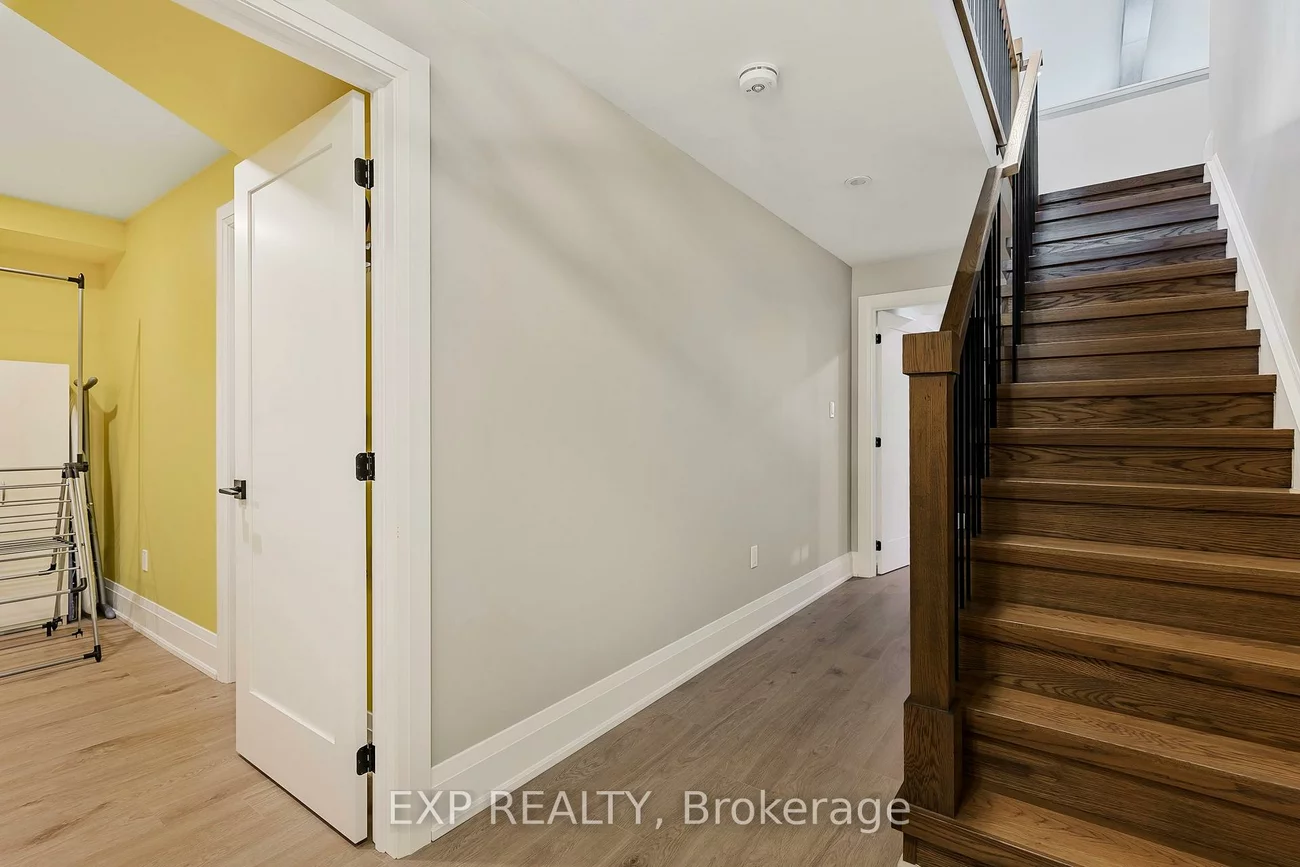 9, Pacific, Little Lake, Barrie