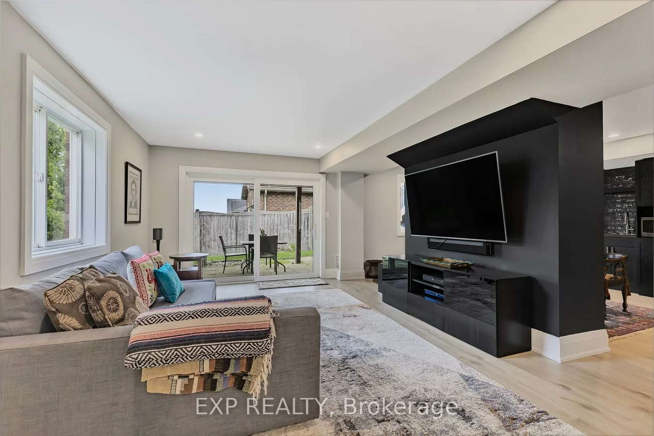 9, Pacific, Little Lake, Barrie