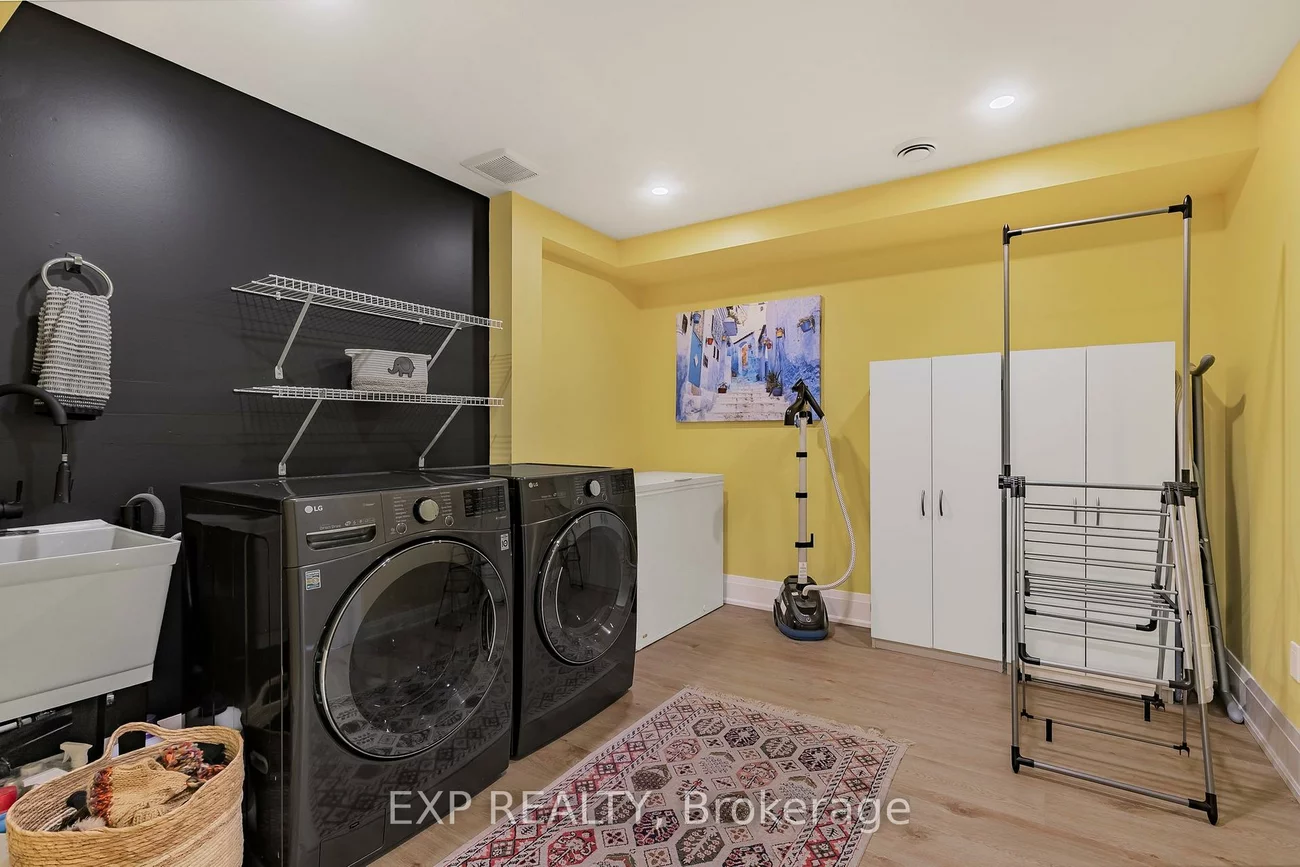 9, Pacific, Little Lake, Barrie