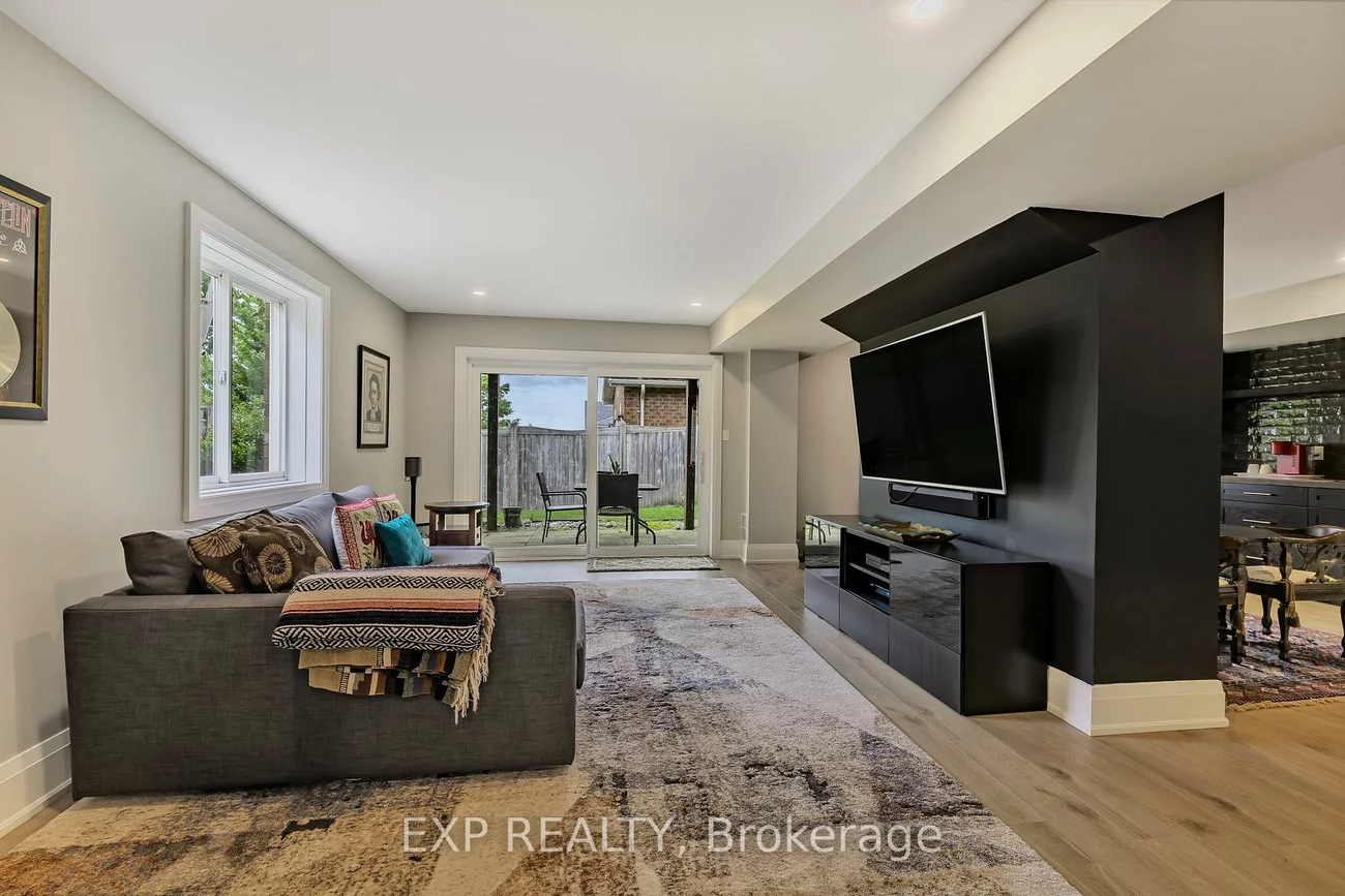 9, Pacific, Little Lake, Barrie