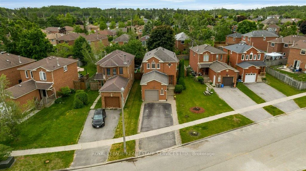 18, Weatherup, West Bayfield, Barrie